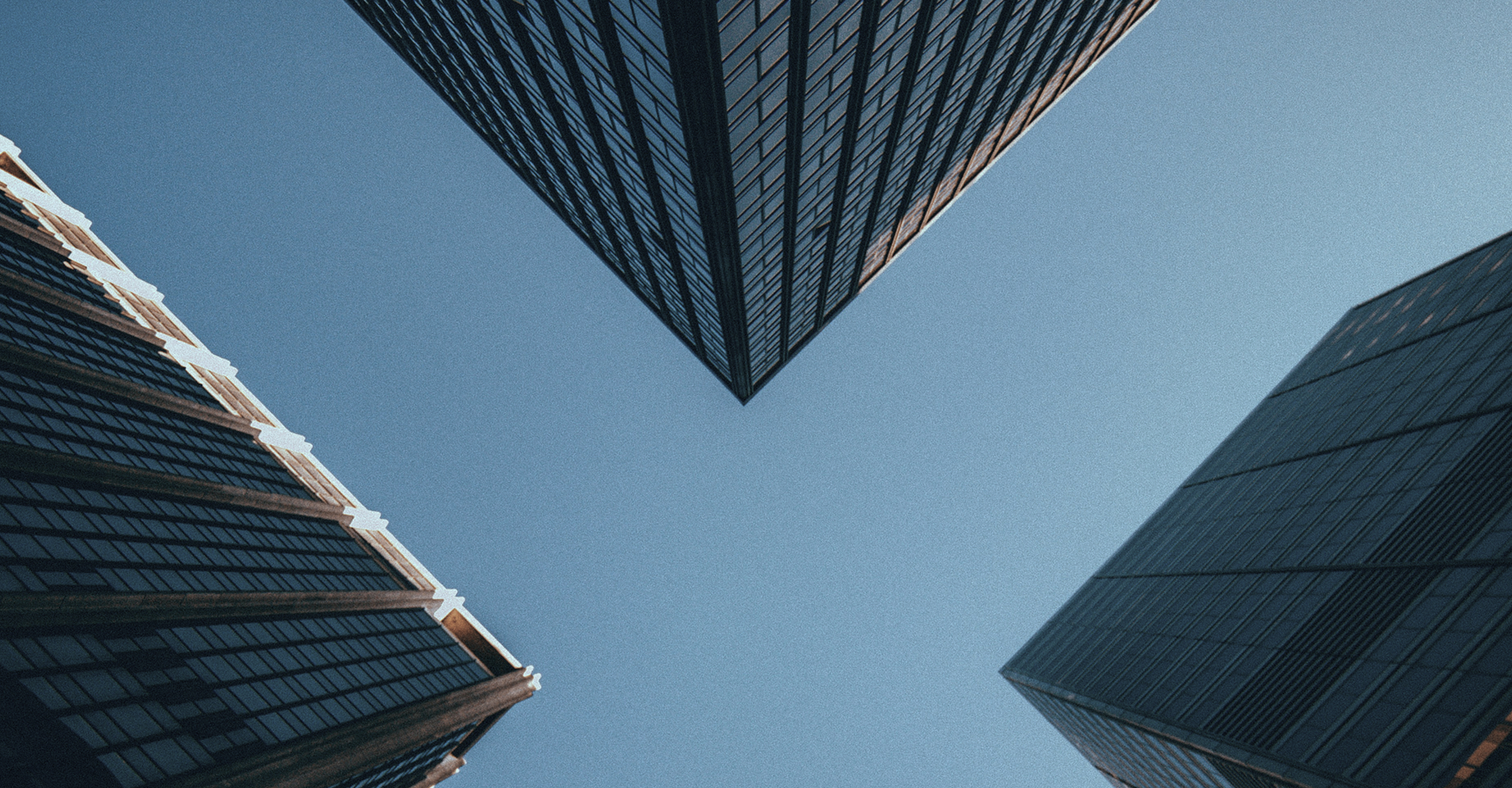 Ekspert jako partner biznesowy. Od etatu, przez projektu po fractional leadership – jak zmienia się rynek ekspertów i liderów.